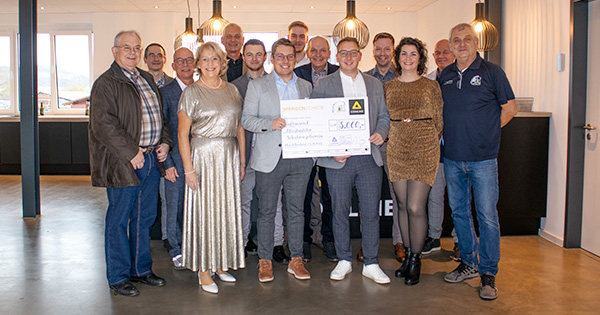 Spendenübergabe von COMLINE an den Blieskasteler Schutzengelverein